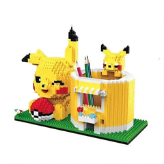 Blocos de Construção - Porta Lápis - Pikachú - Pokémon- 1502 Peças